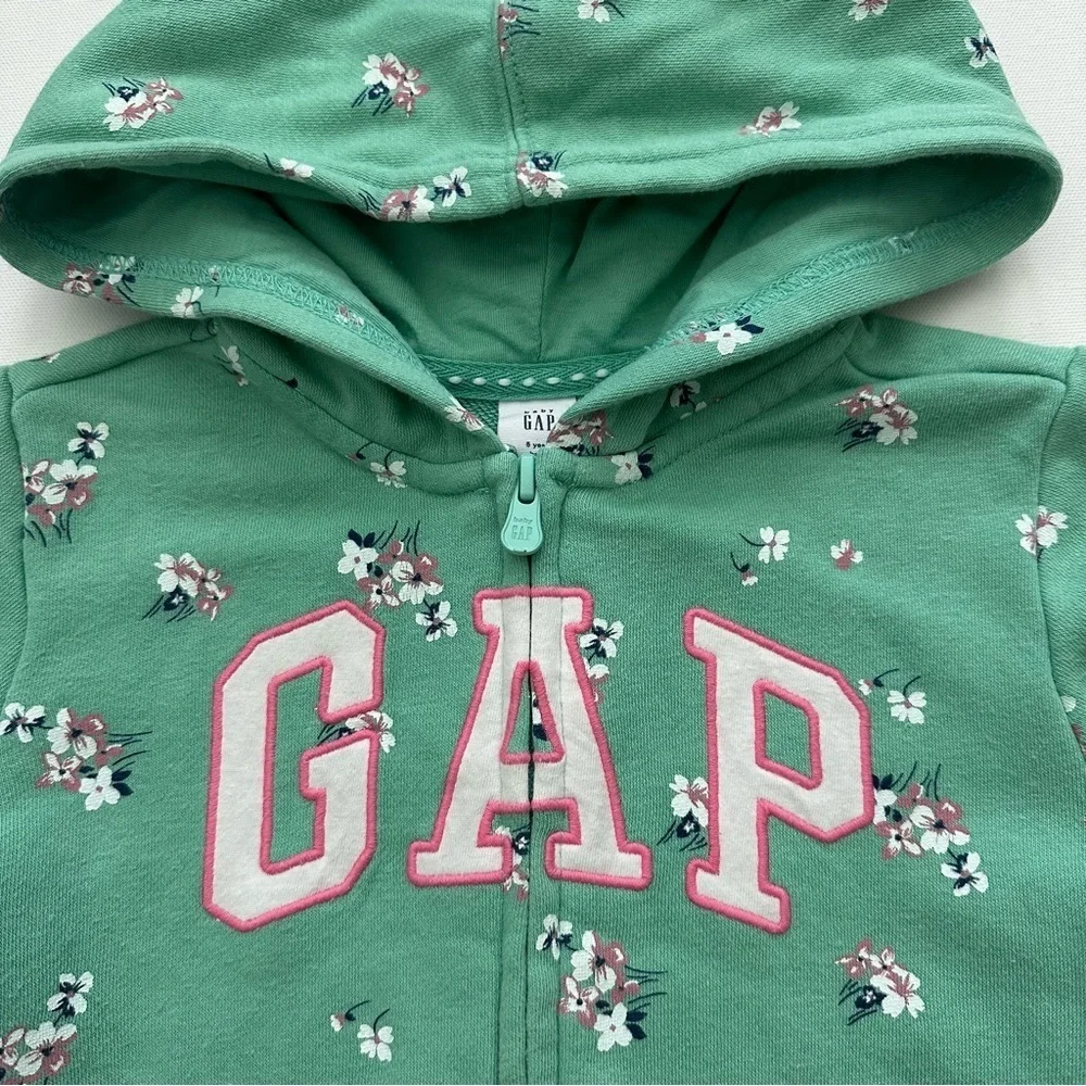 Gap Girls Logo Hoodie Sweater Size 5 Years